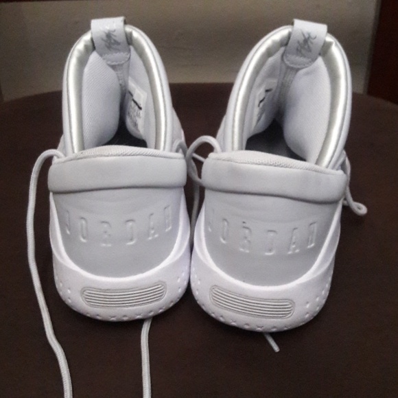 Jordan's airflight used one time - Picture 2 of 3